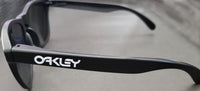 Oakley FROGSKINS POLARIZED 24-297 - Retail $150 (43% off)